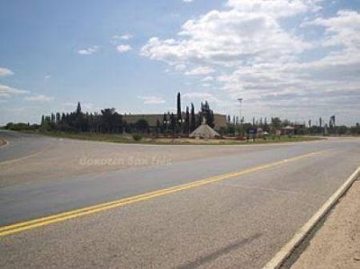 La pavimentaci�n del acceso a Quines ya es una realidad