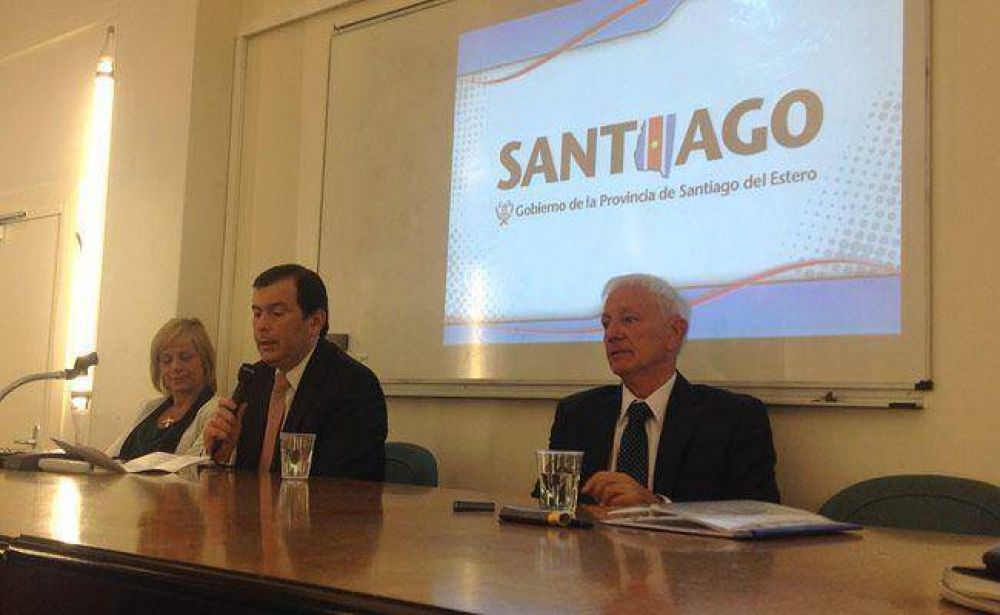 Zamora disert� en la Universidad de La Sorbona 