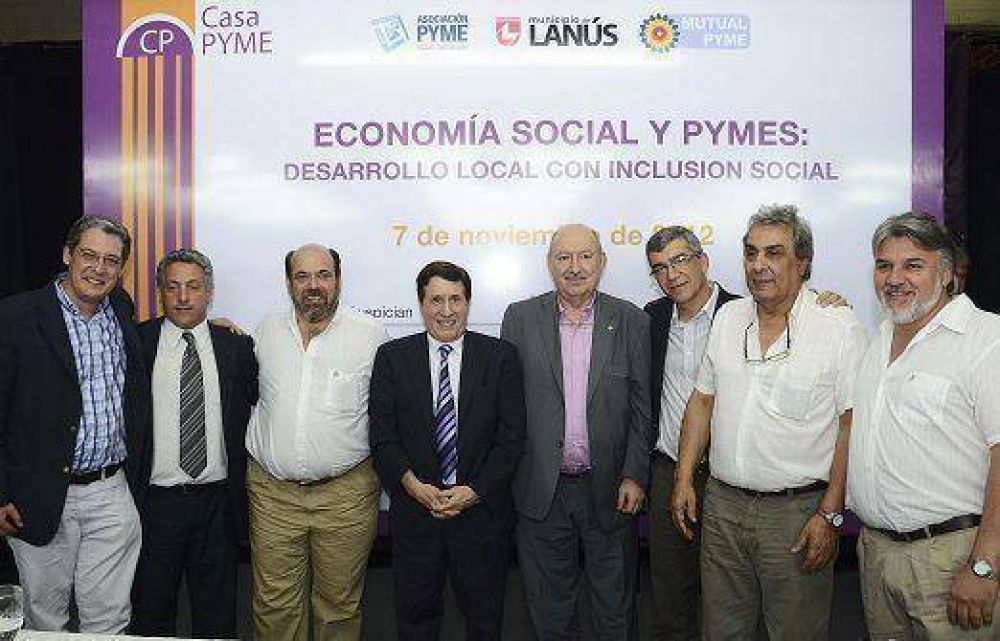 Lan�s: Dar�o D�az P�rez presente en la inauguraci�n de la Casa Pyme
