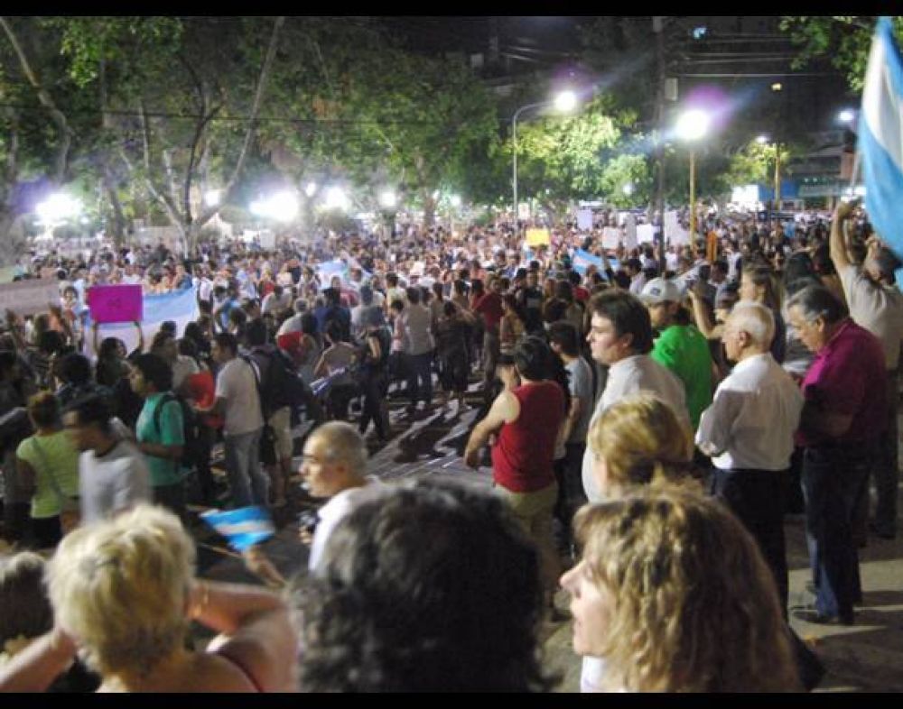 Miles de sanjuaninos se movilizaron en adhesi�n a la protesta "8N"