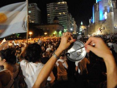 Masiva protesta de los rosarinos contra las pol�ticas del gobierno nacional