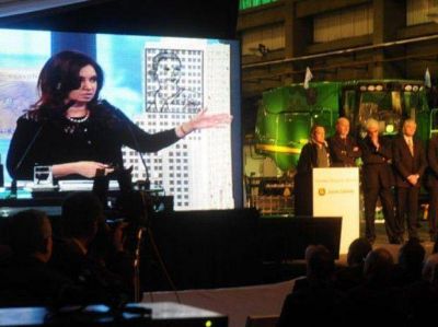 Cristina vuelve a Santa Fe con una agenda de inauguraciones fabriles
