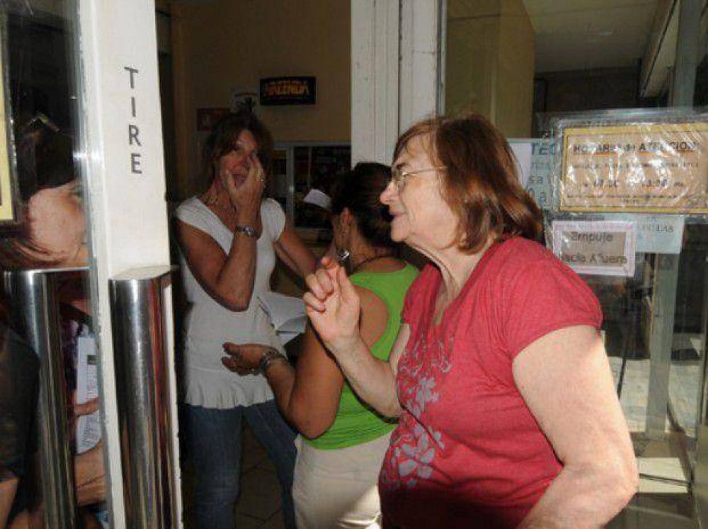 Sin aire acondicionado, el Iapos Rosario suspendi� la atenci�n