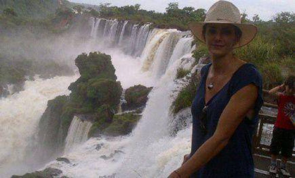 Puerto Iguaz�: una Leona suelta en Cataratas