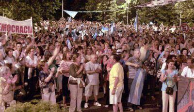 Los necochenses reclamaron por seguridad, justicia y democracia