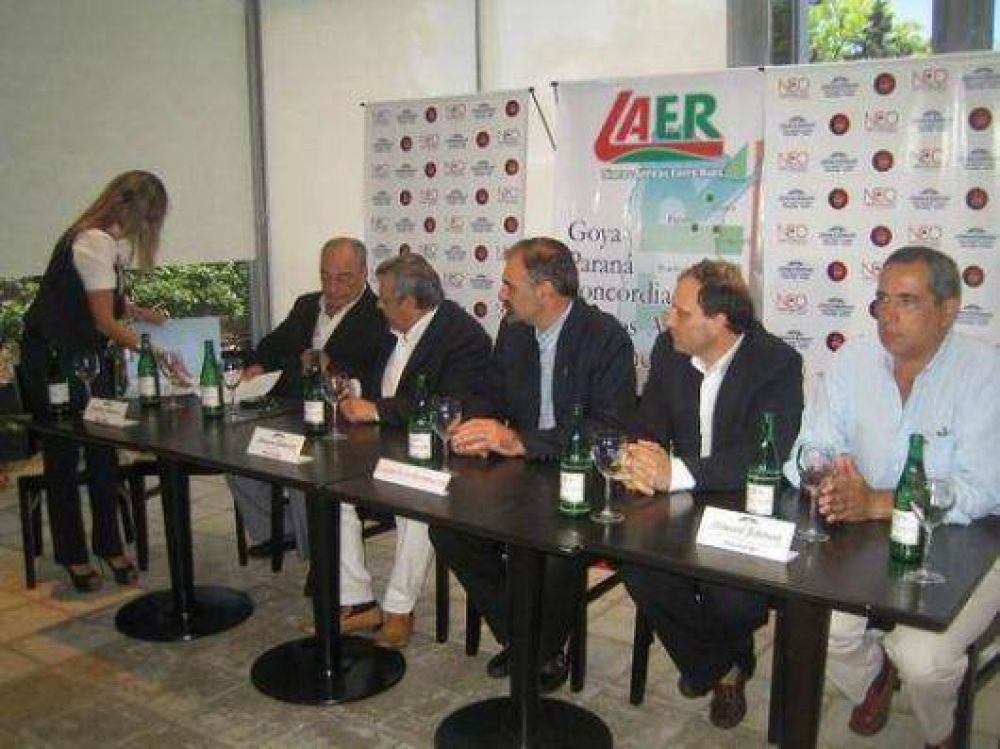 Aeropuerto del Iber�: el 28 sale el primer vuelo