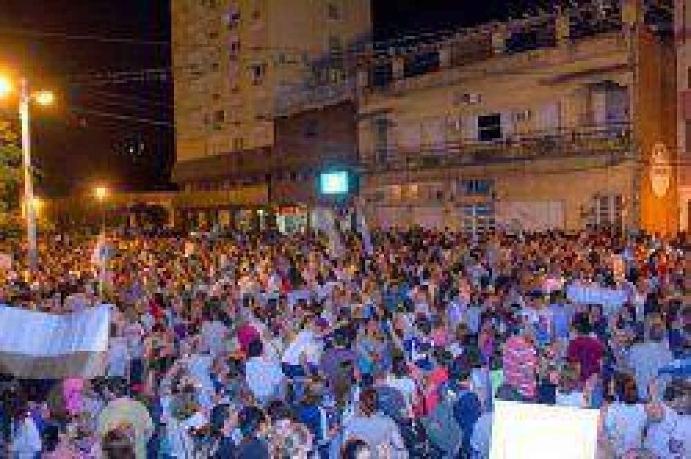 Masiva participaci�n en Corrientes de las manifestaciones por el 8-N