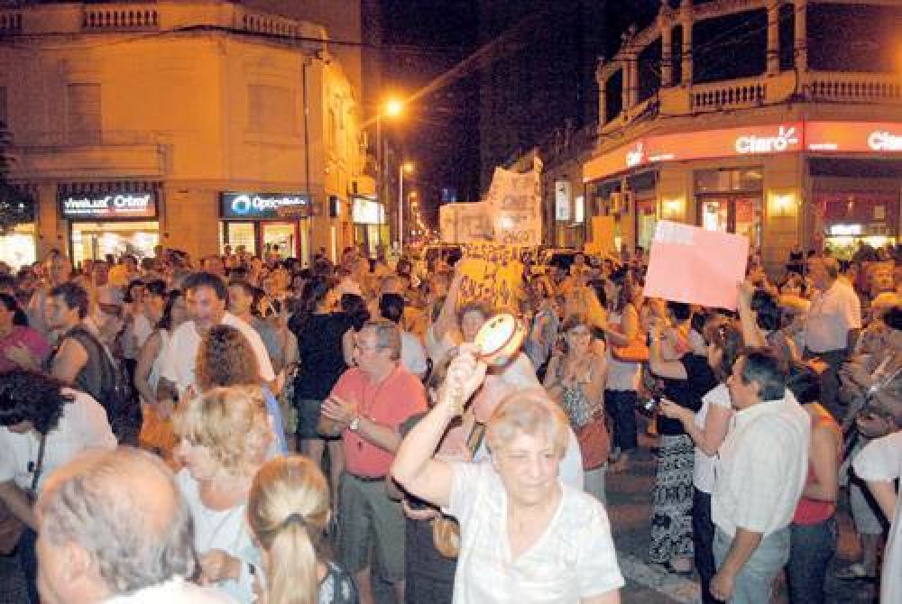 Cientos de nicole�os se manifestaron con diferentes consignas