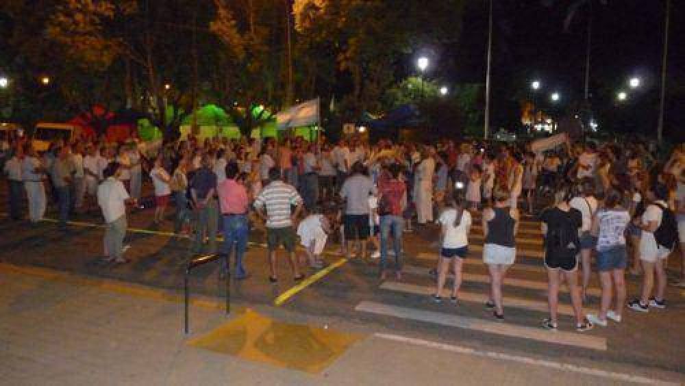 Marcha en Saladillo adhiriendo al 8N