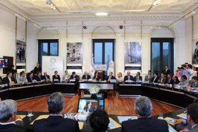 Passaglia, en reuni�n de Cristina con intendentes