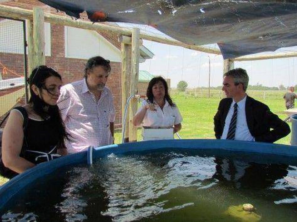 Meoni recorri� las instalaciones de la Estaci�n Hidrobi�logica de Cr�a de Pejerrey