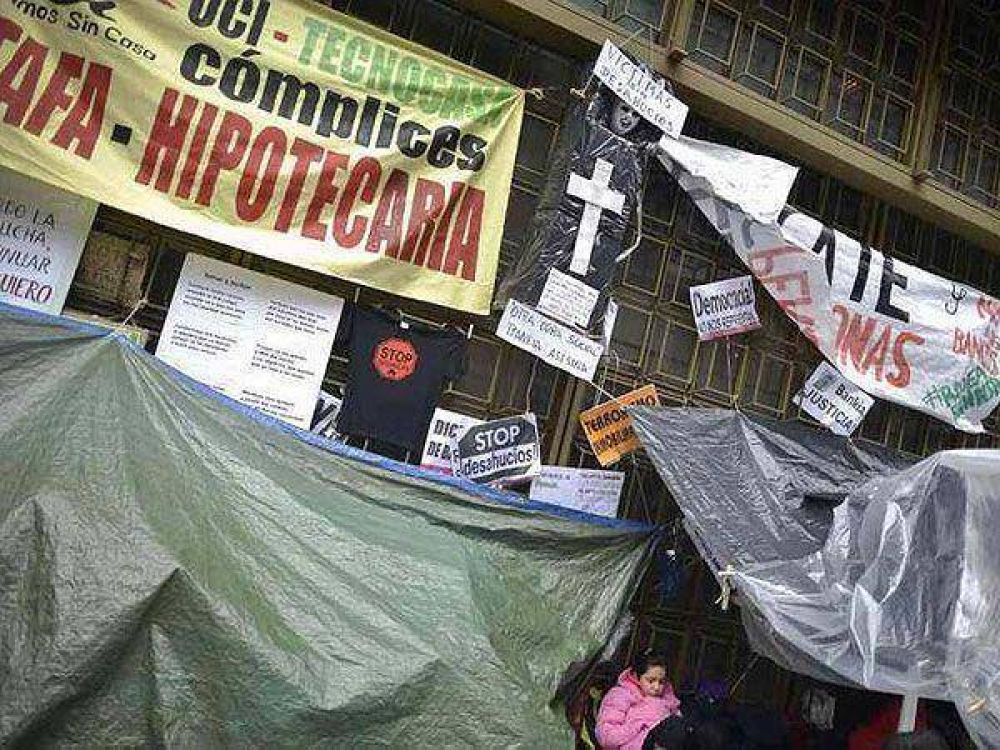 Espa�a contra los desalojos tras dos suicidios