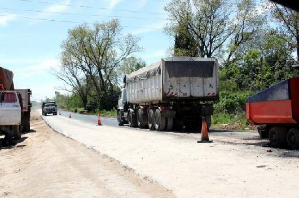 Avanza la pavimentaci�n de la Ruta 16 que vincula al Parque Industrial con Presidente Per�n