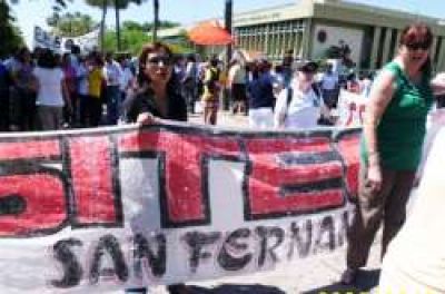 Asamblea y movilizaci�n docente en el Colegio Nacional