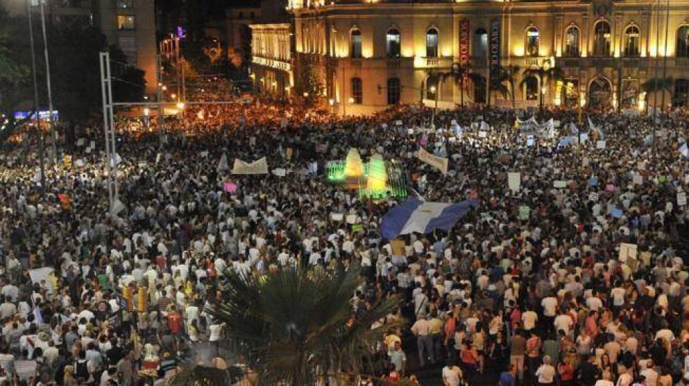 De la Sota celebr� la protesta y le pidi� a Cristina que escuche