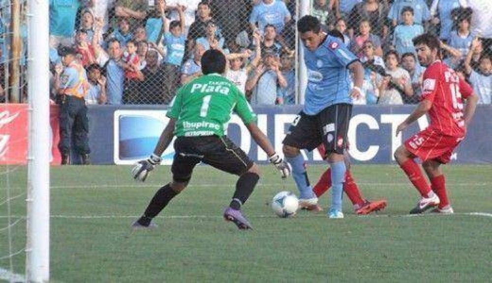 Belgrano no pudo con el "Bicho", aunque sum� y sigue prendido