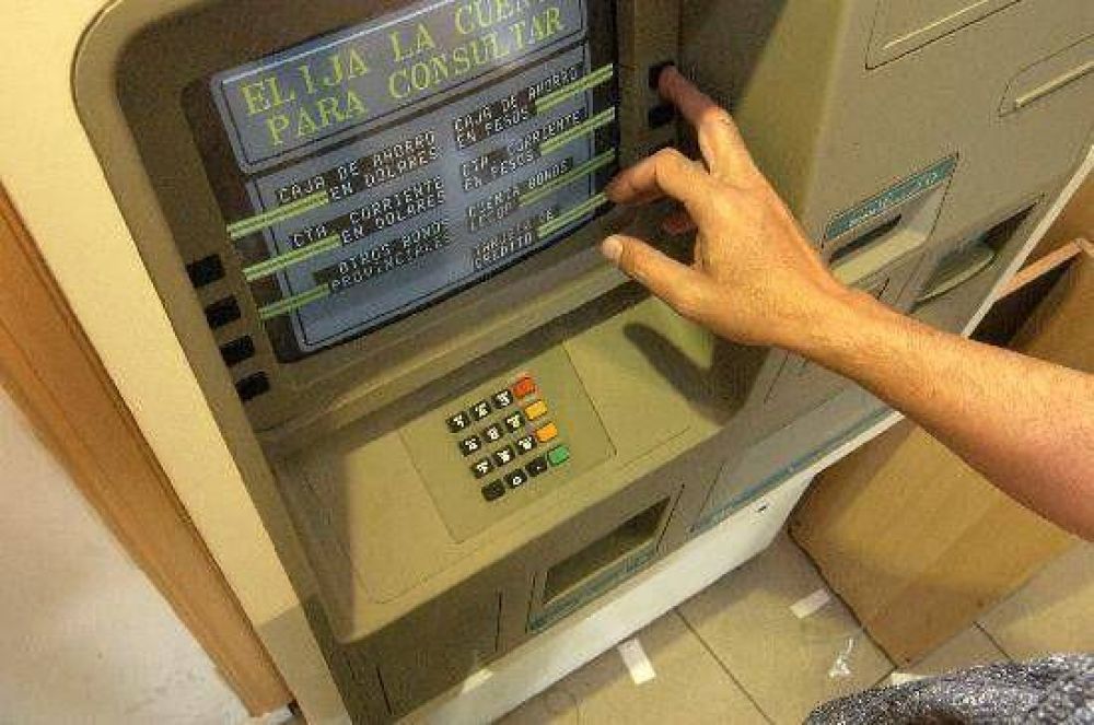  	 Avanza proyecto para prohibir cajeros autom�ticos en casinos.