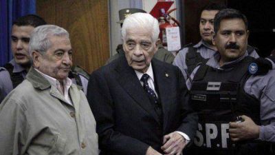 Fueron confirmadas las condenas a los represores Men�ndez y Albornoz   