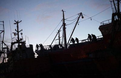 Marineros de la flota costera levantan medida de fuerza hasta enero de 2013