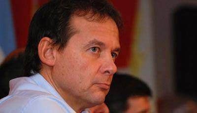 Seg�n Costa, el acuerdo con YPF no fue un buen acuerdo para Santa Cruz