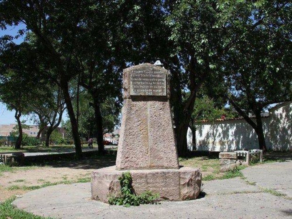El D�a de la Tradici�n y la plaza �Mart�n Fierro�