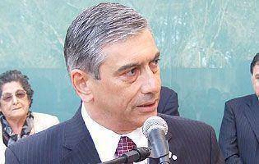 �Los intendentes pensamos las elecciones dos meses antes�
