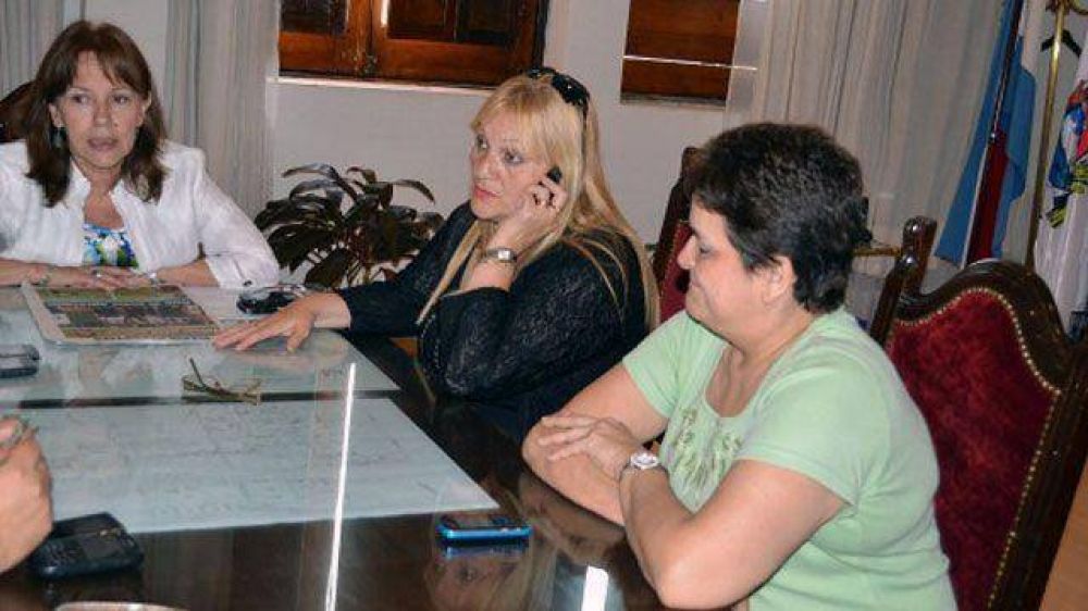 Otros bustistas abandonar�an el barco para regresar al PJ