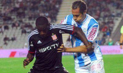 Estudiantes volvi� al triunfo con Duvan Zapata como su figura