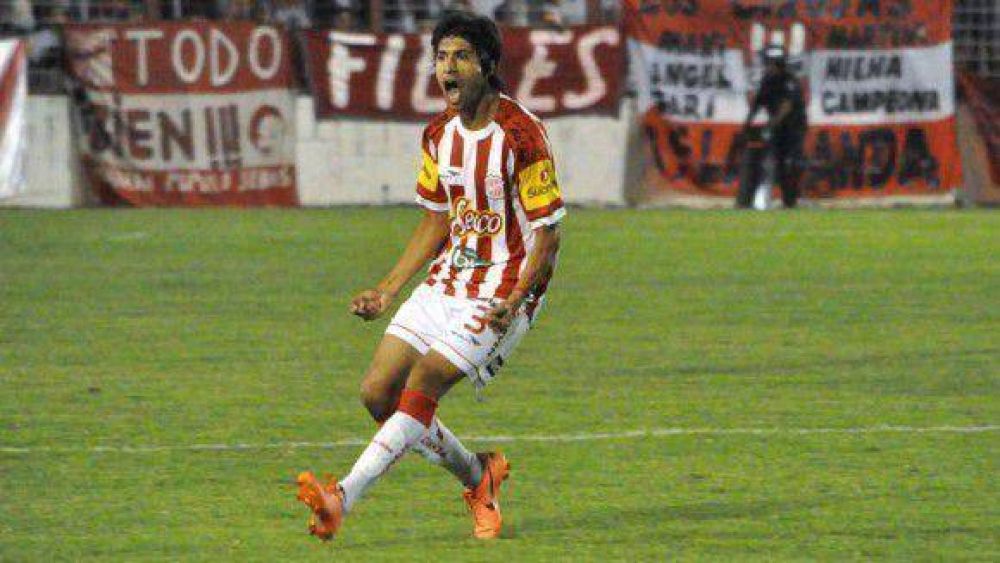  Lucas Bustos, el jugador que responde cada vez que lo necesitan