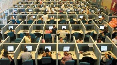  Malestar y protesta por masivos despidos en las empresas de call center