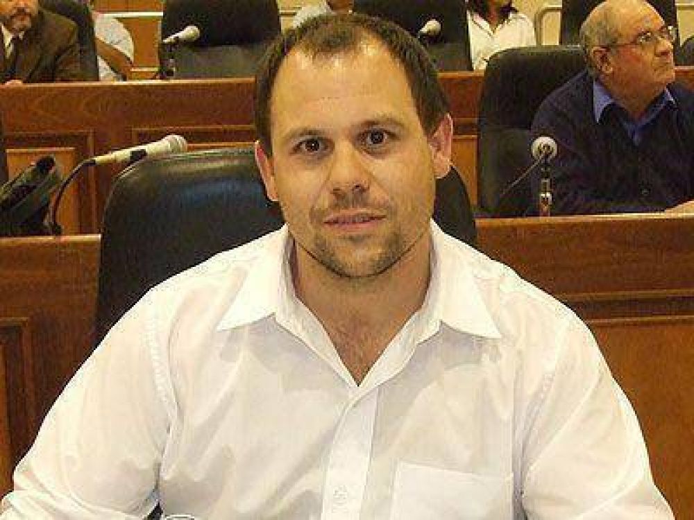  SAN VICENTE | CONCEJO DELIBERANTE    Nelson: �Si quieren un abogado, que lo paguen de su bolsillo�