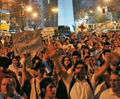 Para el 56%, ni CFK ni la oposici�n escuchar�n los reclamos del 8N