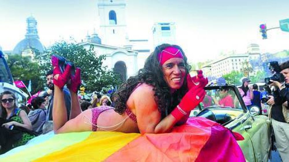 Esta vez, en la Marcha del orgullo gay pidieron educar en la diversidad