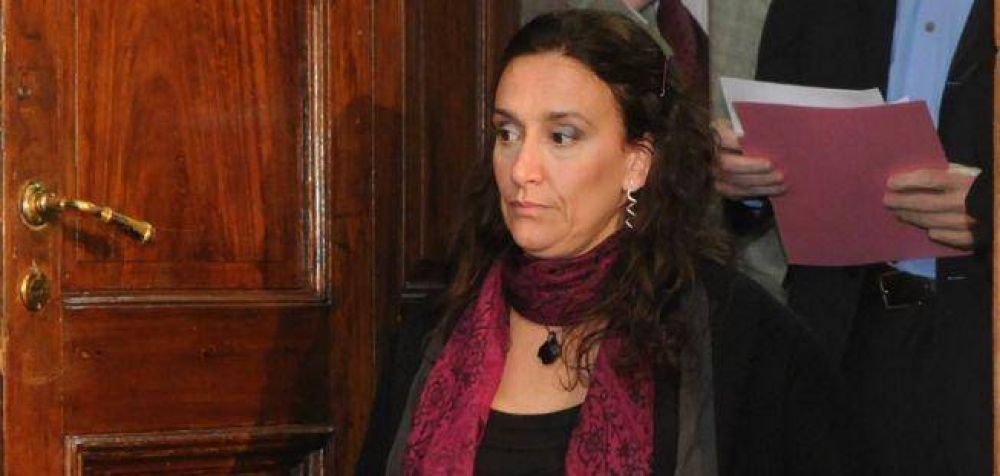 Michetti niega acercamiento a Massa pero "encantada" tomar�a un caf�