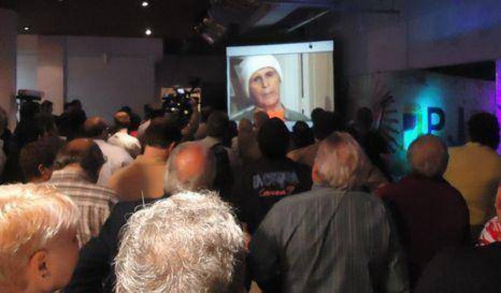El PJ porte�o homenaje� a Leonardo Favio