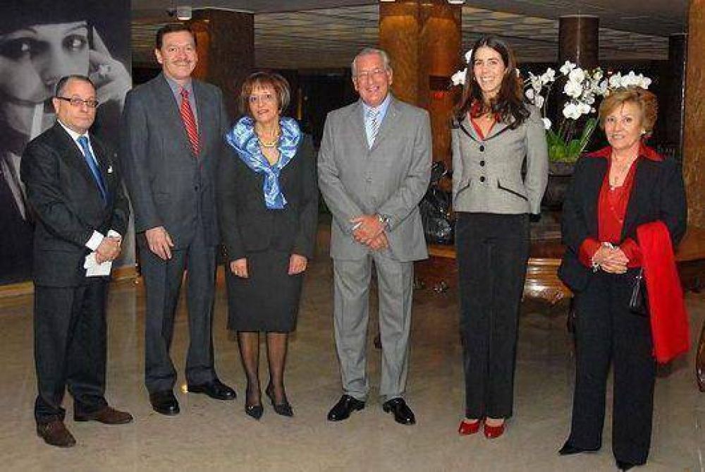 Fellner contin�a en Portugal