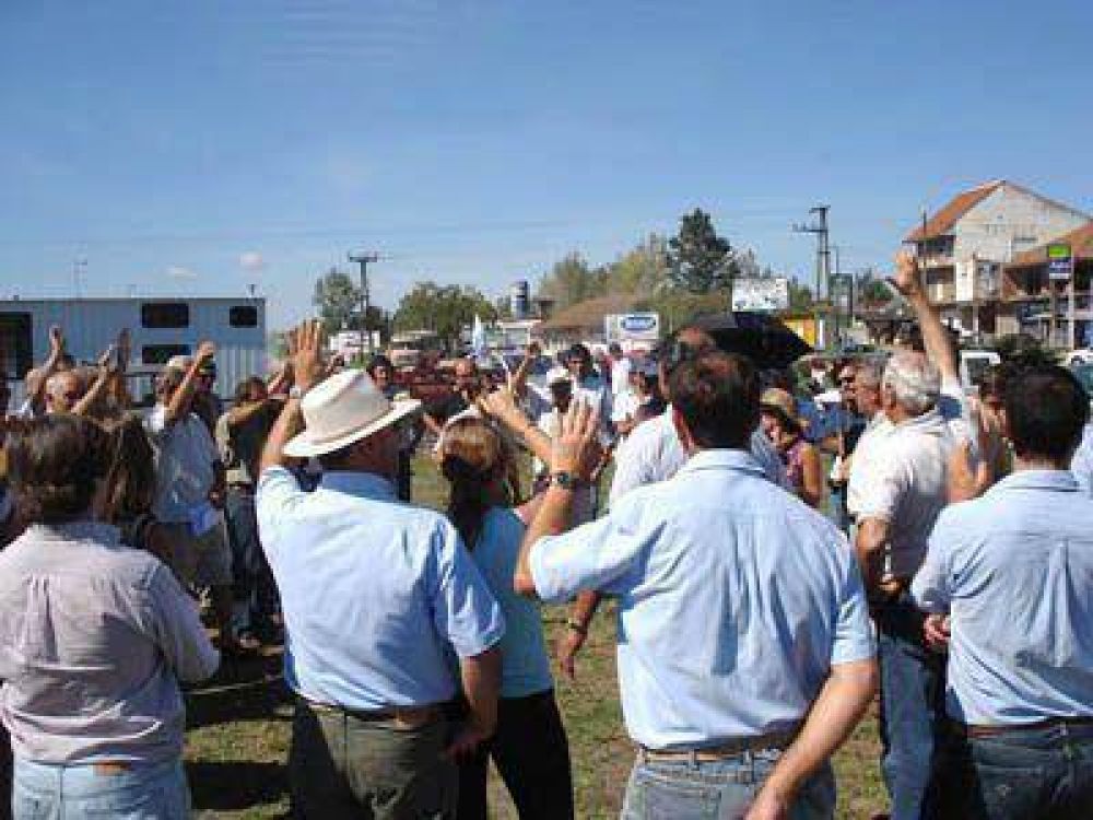 Productores continuar�n en las rutas de la zona pero sin cortes