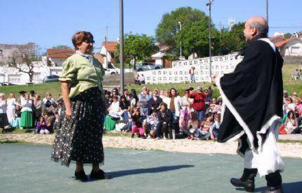 La Plaza de Italia se visti� de celeste y blanco en el D�a de la Tradici�n