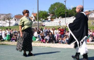 La Plaza de Italia se visti� de celeste y blanco en el D�a de la Tradici�n