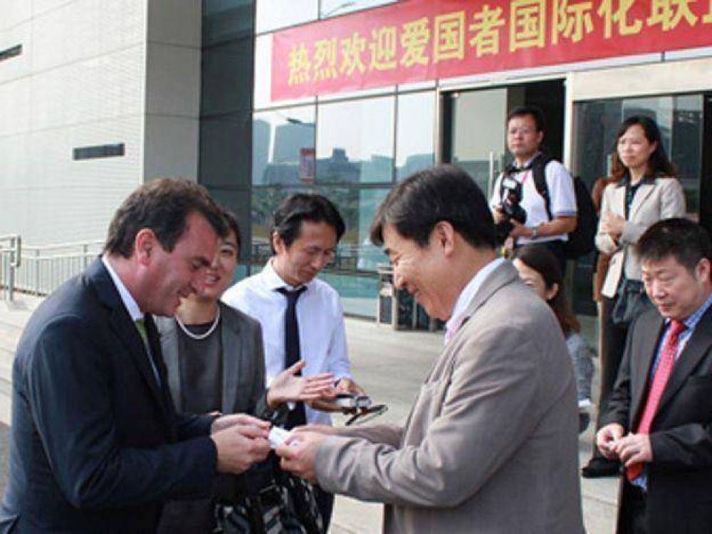 Francisco P�rez comenz� su gira por China con el petr�leo como tema n�mero uno de la misi�n comercial