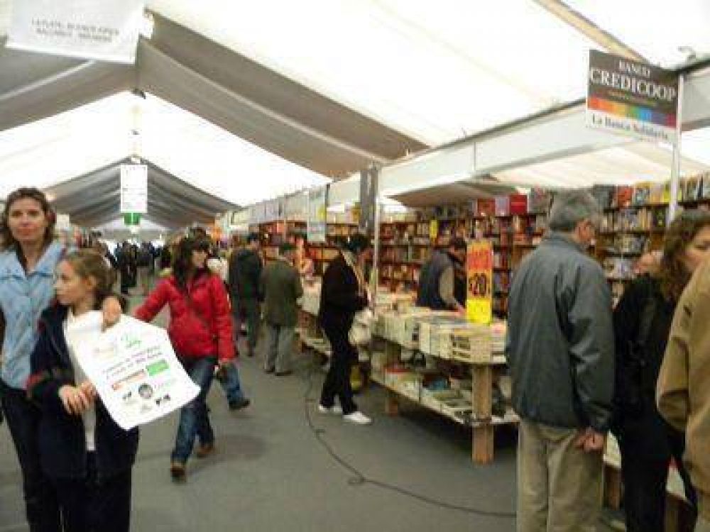 Domingo plagado de actividades en la Feria del Libro