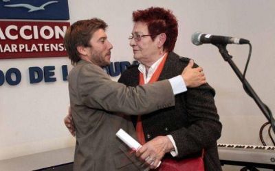 El presidente de Acci�n Marplatense estima que 90 funcionarios aportan al partido