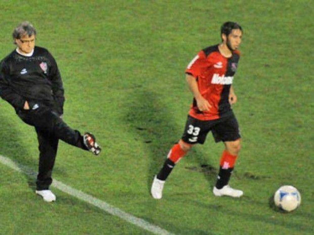 Newell�s cedi� la punta del torneo, pero no los sue�os por al canzar la gloria