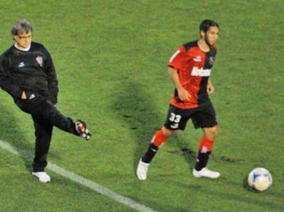 Newell�s cedi� la punta del torneo, pero no los sue�os por al canzar la gloria