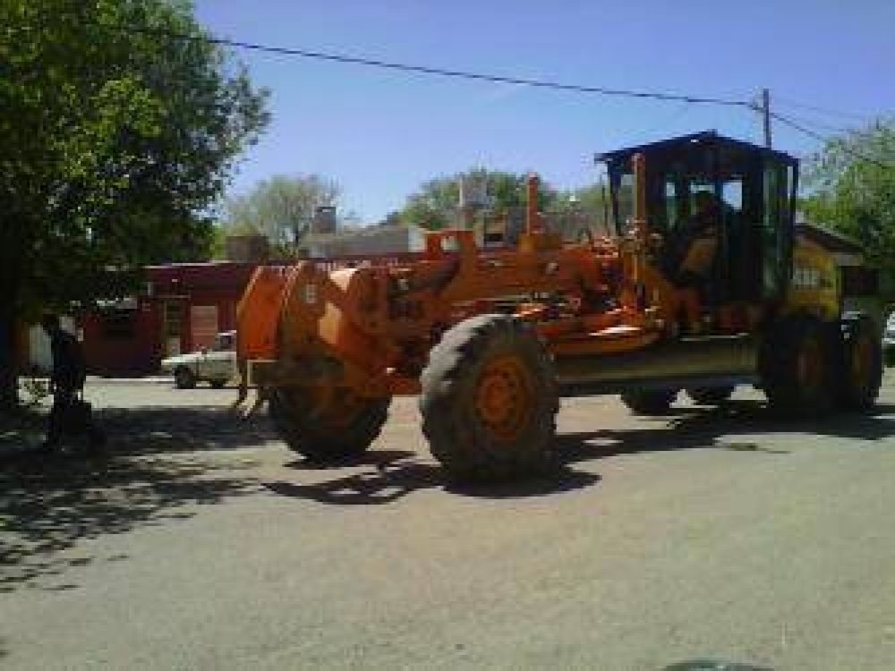 El Municipio de Viedma lleva adelante con fondos propios obras de asfalto, cord�n cuneta, iluminaci�n y espacios verdes