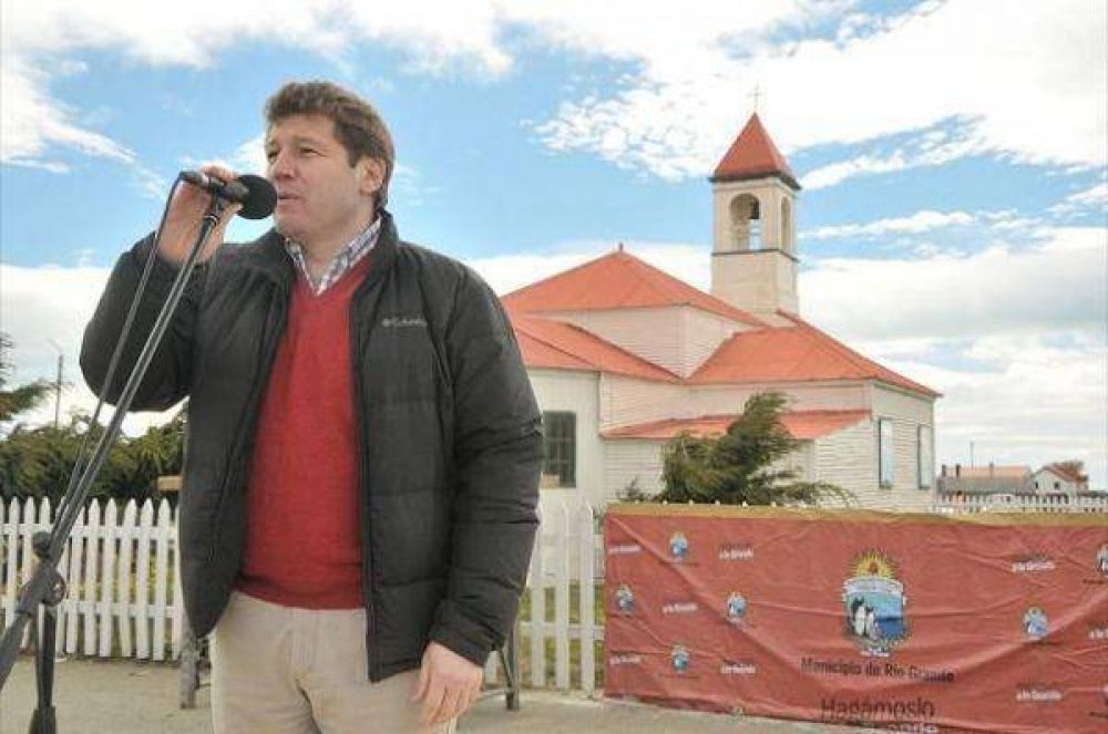 �Todos tenemos que trabajar para sacar adelante a la Provincia�