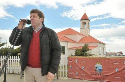 �Todos tenemos que trabajar para sacar adelante a la Provincia�