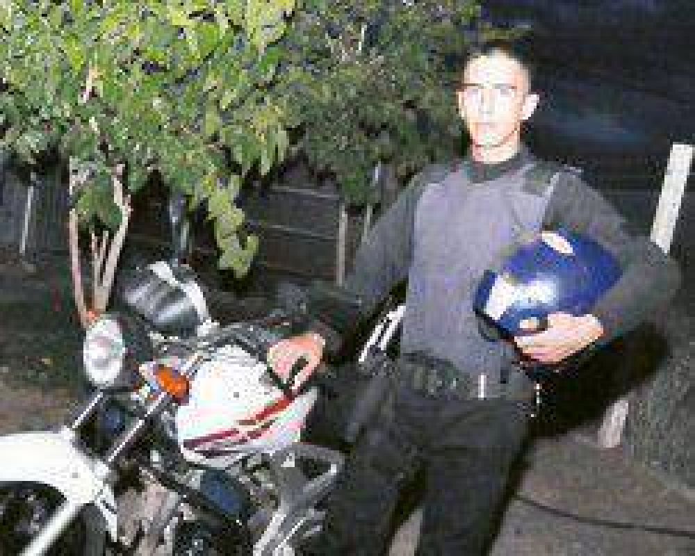  Un polic�a ser� agasajado por salvar a una familia completa