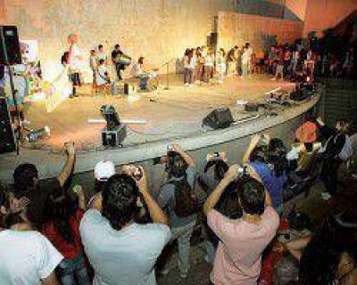 Miles de j�venes mostraron sus cualidades art�sticas 