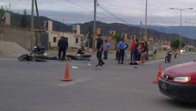 Joven motociclista muri� tras un violento accidente en la Capital 